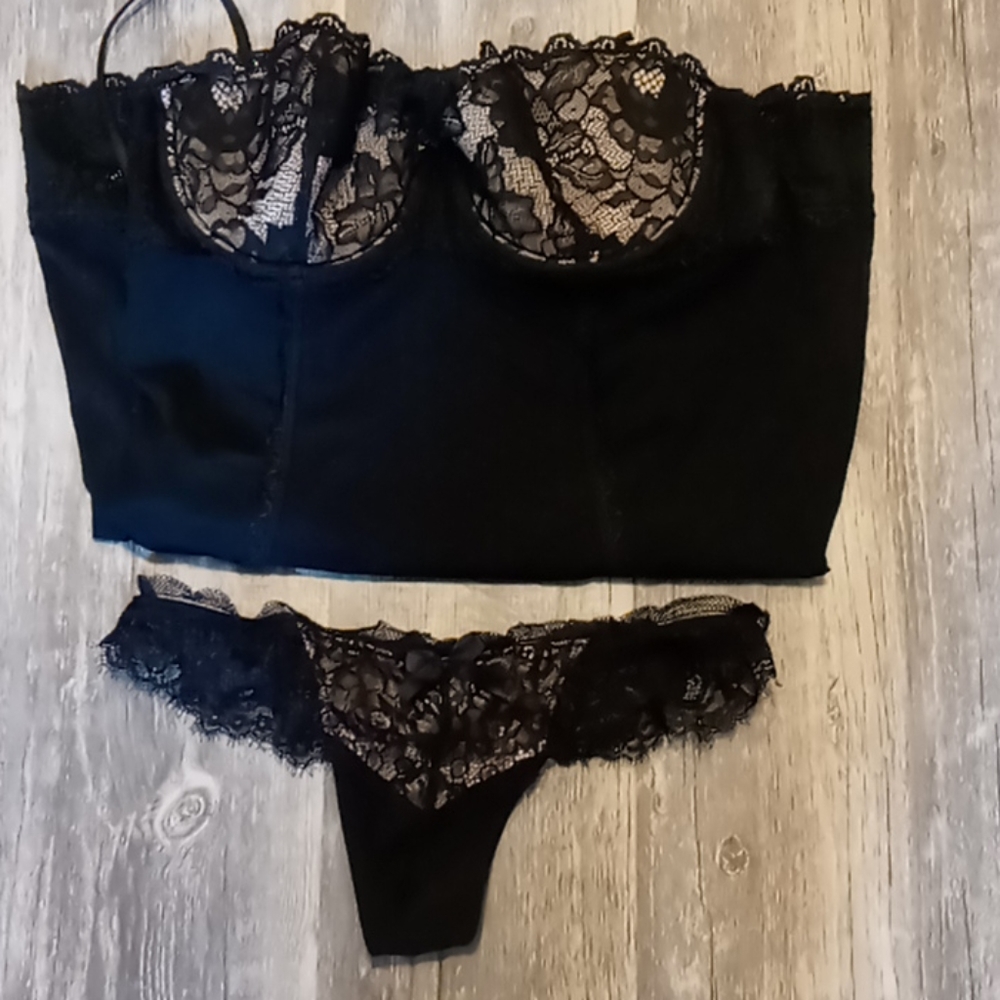 Lingerie - Picture 4 of 5